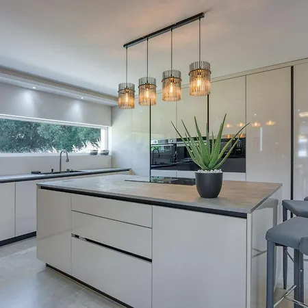 Samara With Pool - Happy شقة بولا