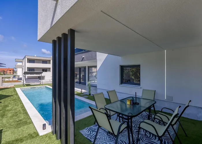 Samara With Pool - Happy Apartment *