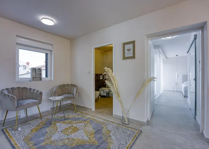 Samara With Pool - Happy Apartment Pula