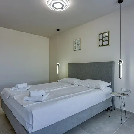 Apartmán Samara With Pool - Happy *