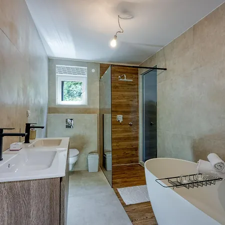 Apartmán Samara With Pool - Happy Pula