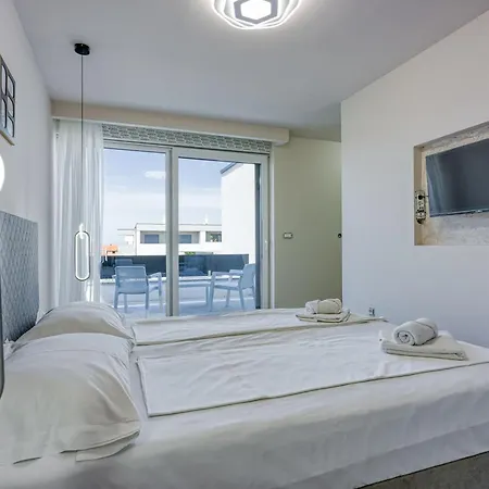 Apartmán Samara With Pool - Happy *