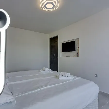 Apartmán Samara With Pool - Happy *