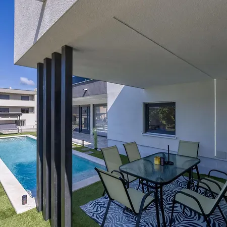 Samara With Pool - Happy Apartment *