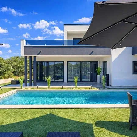 Samara With Pool - Happy Πούλα