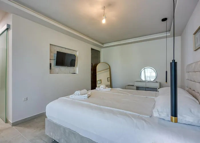 Apartment Samara With Pool - Happy *