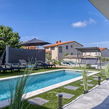 Lejlighed Samara With Pool - Happy