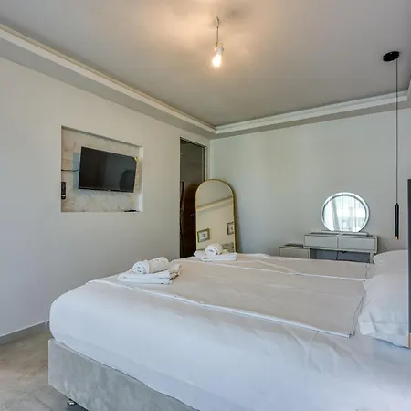 Samara With Pool - Happy * Pula